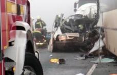 TRAGEDIE pe ȘOSEA! Un microbuz cu nouă românce, implicat într-un accident, în Italia