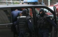 Percheziţii de amploare în județele Botoşani și Suceava. Sute de polițiști au descins la traficanţii de ţigări