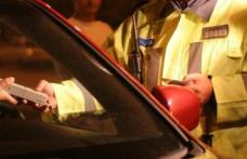 Un șofer cu „alcool la bord” și altul fără permis, depistați și „taxați” de polițiștii din Botoșani