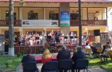 Orchestra „Mugurelul” de la Clubul Copiilor Dorohoi prezentă la Festivalul „Moştenite din bătrâni” Vorona 2021 – FOTO
