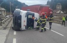 Accident între un microbuz şi un autocamion în Suceava. Autoritățile au declanşat Planul Roşu de intervenţie