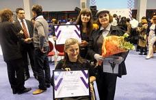 IHTIS şi INIMI LA UNISON – două ONG-uri botoşănene premiate la Gala Naţională a Proiectelor de Voluntariat 2013 - FOTO