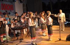 O nouă evoluție de excepție a Orchestrei „Mugurelul” la Zilele Municipiului Dorohoi 2014 - FOTO