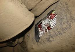300 pachete de ţigări de contrabandă depistate în rezervorul unui autoturism! - FOTO