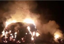 Șase tone de furaje au ars într-o gospodărie din Hlipiceni - FOTO