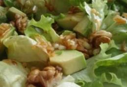 Salată de țelină, avocado și nucă