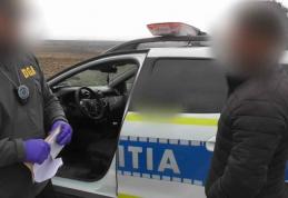 Flagrant la Botoșani: Un tânăr a fost înregistrat cu bodycam în timp ce încerca să mituiască un polițist