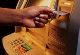 Ce ascund băncile în spatele ecranelor de bancomat?