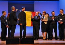 Trofeul  pompierilor „TOP 3 WINNER” prezentat botoşănenilor la Teatrul „Mihai Eminescu”