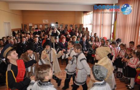 Zi de sărbătoare la Școala Gimnazială „Alexandru Ioan Cuza” Dorohoi - GALERIE FOTO