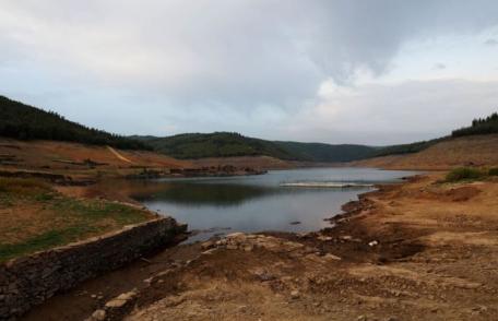 Reducere a consumului de apă în unele zone din Spania și Portugalia pe fondul secetei severe