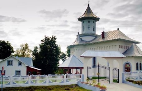 Biserica „Pogorârea Sfântului Duh și Sfânta Treime” din Smârdan va fi sfințită de PS Calinic Botoşăneanul - FOTO