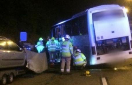 Un autocar plin cu români, implicat într-un accident în Marea Britanie