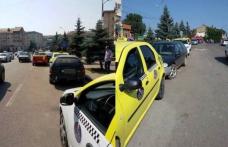 Primim la redacție: Taximetriștii din Dorohoi „Noi plătim parcări pentru a fi înjurați?”
