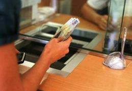 Anunţul oficial al celei mai mari bănci din România: Ratele scad cu 20%. Peste 3.000 de români au semnat deja