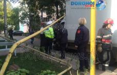 La un pas de dezastru! Mașină blocată într-o țeavă de gaze în cartierul Plevna din Dorohoi