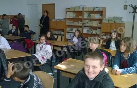Campanie de informare şi educaţie sanitară în Școala Gimnazială nr.2 Ștefan cel Mare - FOTO