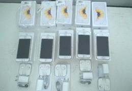 Cinci telefoane Apple iPhone 6S, ascunse în căptuşeala unui geamantan! - FOTO