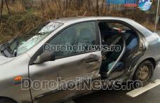 Accident spectaculos: A rămas fără o portieră după o plimbare pe Bulevardul Victoriei din Dorohoi - FOTO