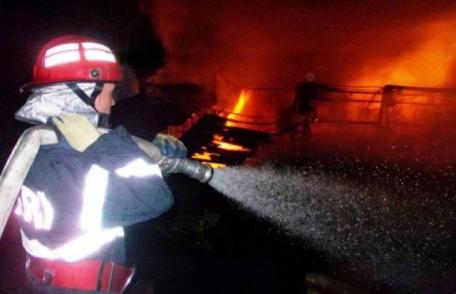 Zeci de intervenţii ale pompierilor în ultimele 48 de ore