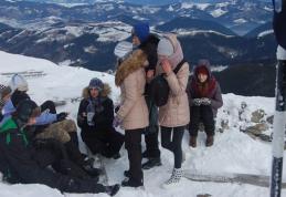 Proiect de supraviețuire montană și sporturi de iarnă cu profesori din județul Botoșani - FOTO