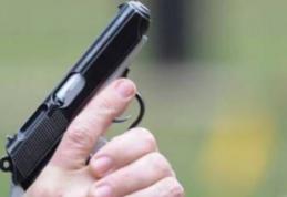 Șocant! Un profesor a propus dreptul de a purta armă, pentru a-i „împuşca” pe elevi!