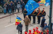 Pompierii botoșăneni au primit Drapelul de Luptă - simbol al onoarei, vitejiei şi gloriei militare! - FOTO