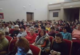 Femeile din PSD Dorohoi la teatru. „Am dorit să le oferim un moment doar al lor” - FOTO