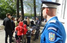 Ziua Porţilor Deschise pentru elevi la Jandarmeria Botoşani - FOTO