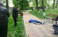Șocant! Bărbat găsit mort într-un parc din Dorohoi - FOTO