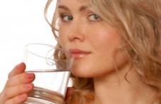 De ce nu este bine să bei apă imediat după ce ai terminat de mâncat