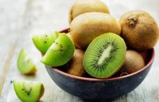 Kiwi, mai bun decât aspirina! Opt motive să mănânci acest fruct