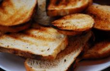 Obişnuieşti să mănânci pâine prăjită? Iată ce se întâmplă în corpul tău când o consumi