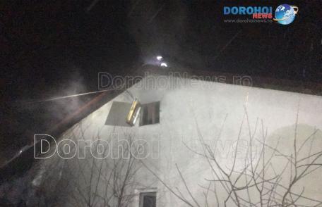 Incendiu izbucnit la o casă de pe strada 1 Decembrie din Dorohoi. Intervenția promptă a pompierilor a limitat pagubele - FOTO