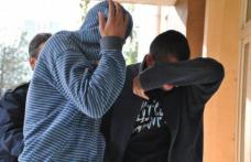 Doi minori din Dorohoi arestaţi preventiv pentru mai multe furturi din magazine și autoturisme