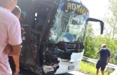 Autocar plin cu sportivi români implicat într-un accident în Muntenegru