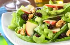 Salată waldorf