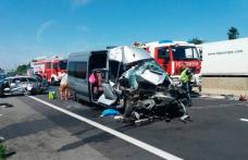 Opt români răniţi într-un accident grav produs în Austria între un microbuz şi un autoturism înmatriculate în România