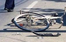Biciclist amețit de aburii alcoolului lovit de un autoturism la Vârfu Câmpului