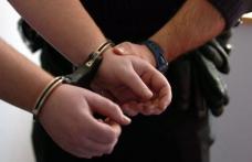 Doi tineri arestați preventiv pentru furt calificat