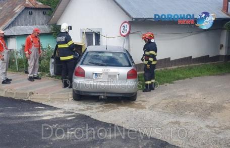 Pompierii au intervenit de urgență după ce o mașină a rupt o conductă de gaz din Dorohoi - FOTO