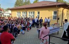 Clinchetele de clopoțel au vestit în comuna Ibănești începutul unui nou an școlar - FOTO