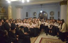 Tineri dorohoieni invitați să îl colinde pe Înalt PreaSființitul Teofan la Iași - FOTO