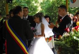 Căsătoriile în aer liber vor fi posibile și în România