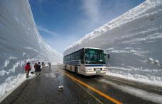 ULUITOR: Cum se face deszăpezire în Japonia. Un drum de munte arată impecabil VIDEO