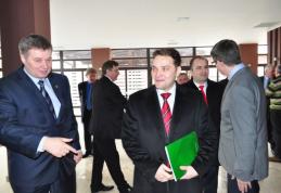 Oameni de afaceri din Dorohoi și Botoșani prezenți la o dezbatere organizată de senatorul Gheorghe Marcu