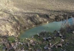 Tragedie în Botoșani! Un băiat de 4 ani lăsat nesupravegheat a murit înecat într-o groapă pentru adăparea vitelor