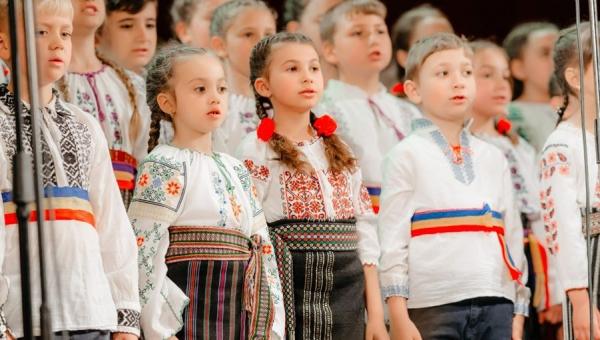 Concert de pricesne și cântări religioase „Răsărit-a primăvara” la Dorohoi - FOTO