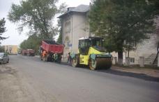 A început asfaltarea Bulevardului Victoriei din Dorohoi