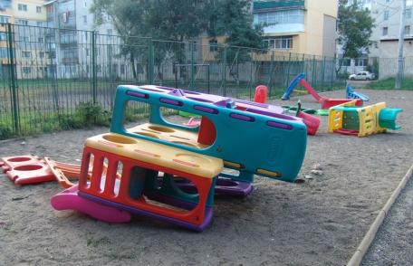Loc de joaca din cartierul Plevna vandalizat      